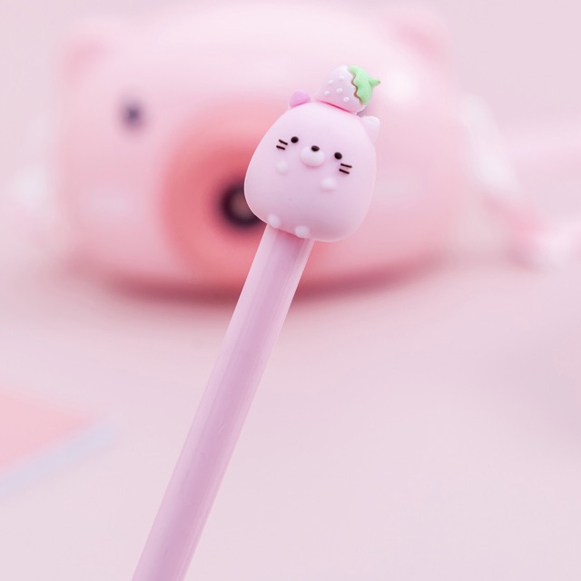 Bút bi nước gấu mèo