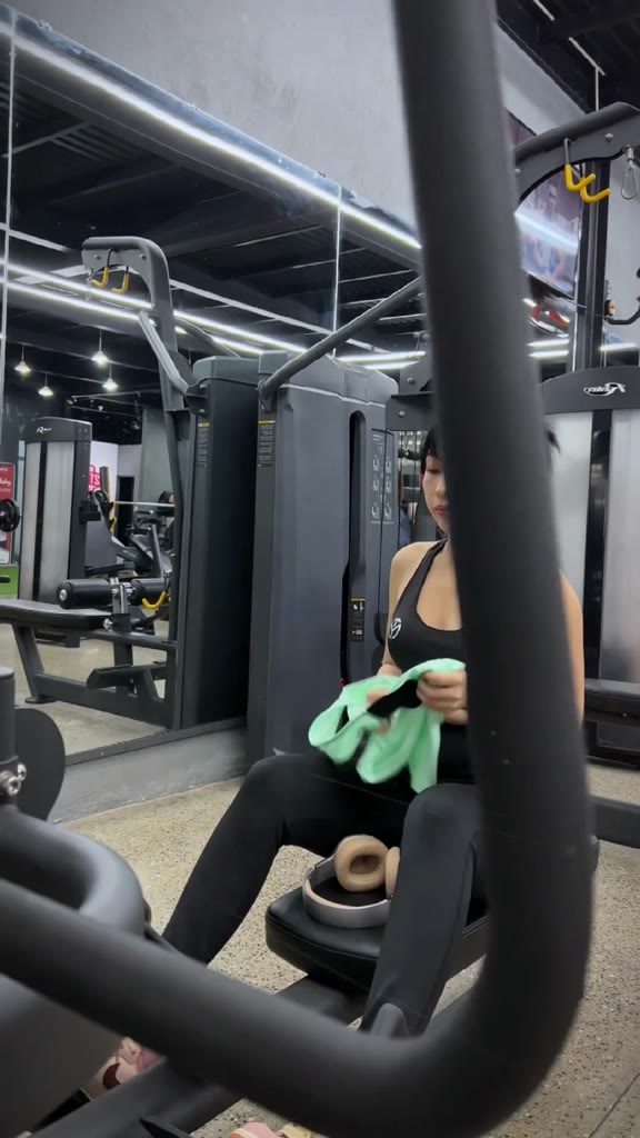 Áo Bra tập gym yoga thể thao Nữ TYM tặng kèm mút lót - vải Poly 4 chiều co dãn thoáng mát - AWT004 - TYM FASHION | BigBuy360 - bigbuy360.vn