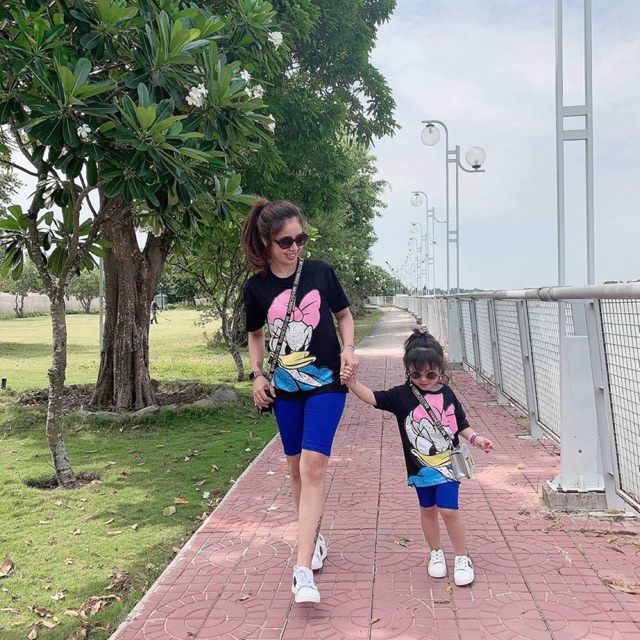 Set mẹ và bé in hình vịt Donald