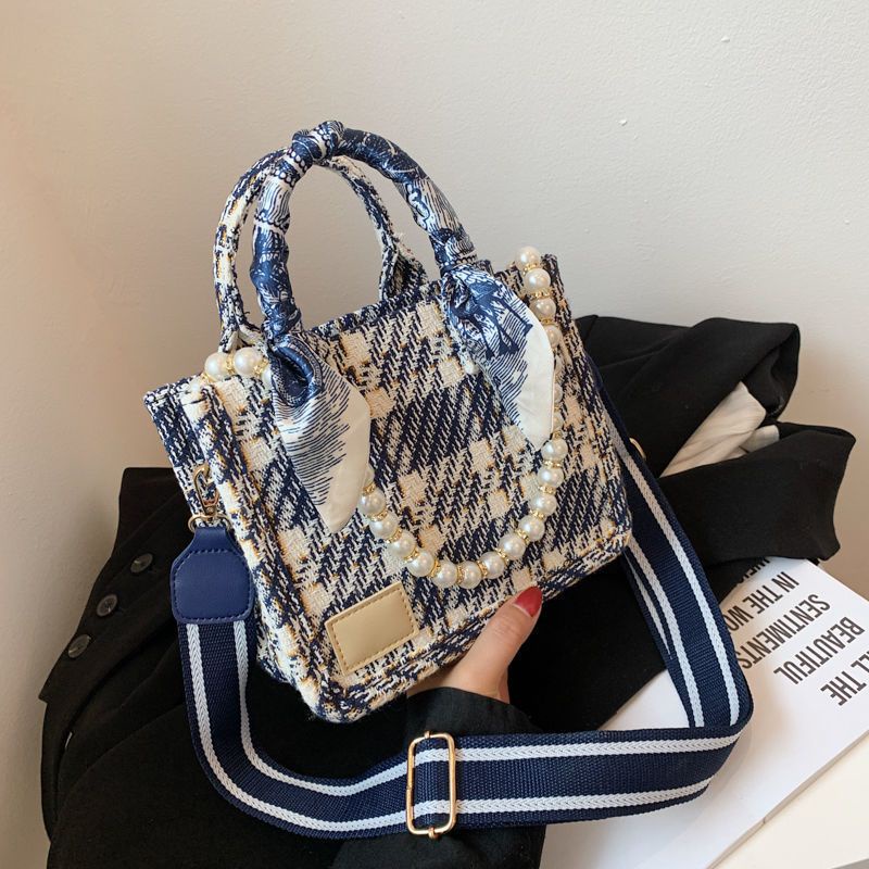 Túi xách tote màu xanh hoạ tiết caro phối khăn và dây ngọc -túi đeo chéo đẹp - hot trend