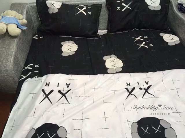 Set Chăn Ga Kaws Đen Cotton Poly Siêu Phẩm Thoáng Mát Cực Chất (Shinbedding.shop)