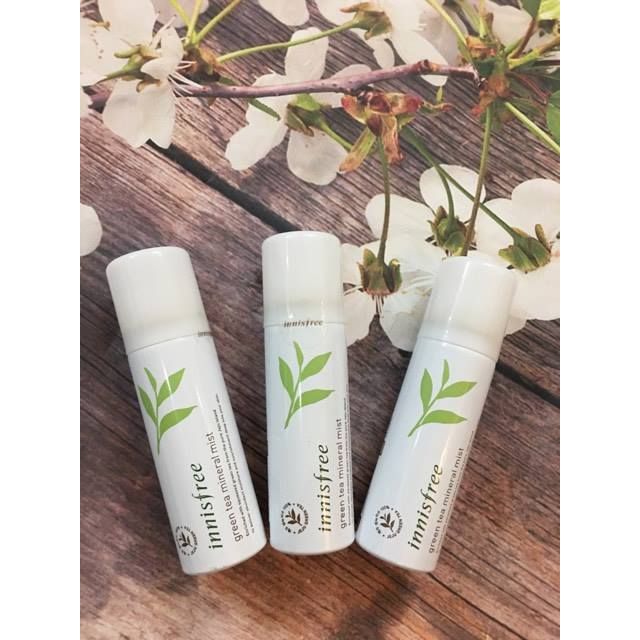 Xịt khoáng trà xanh innisfree