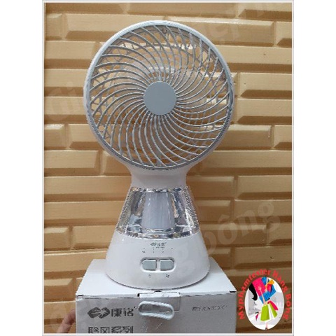 Quạt sạc 3 tốc độ gió kèm đèn mã 0296 hàng đẹp
