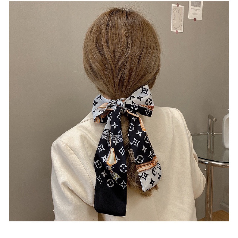 Khăn lụa họa tiết 2 mặt mẫu hot 2022