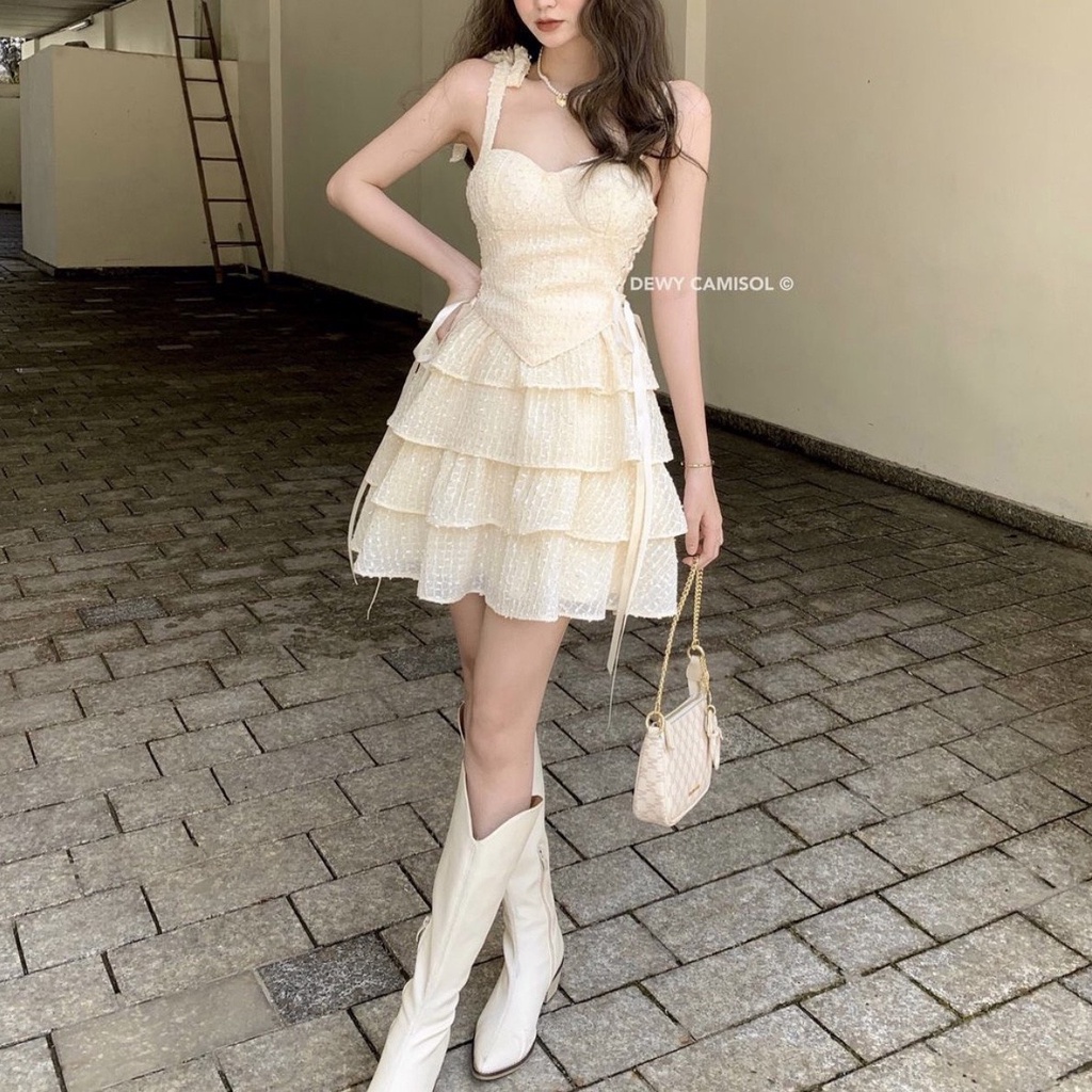 Set áo hai dây buộc nơ kèm chân váy xòe chất ren bi phong cách ullzang