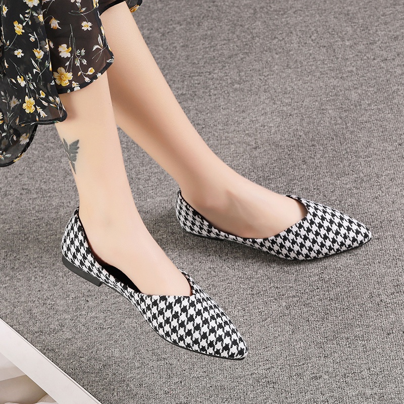 Giày Búp Bê Mũi Nhọn Màu Trắng Đen Size 41 42 43 Thời Trang Công Sở Cho Nữ