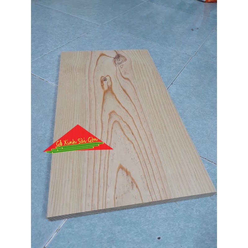 Tấm gỗ thông dày 3cm, rộng 24cm, dài 50cm dùng làm kệ âm tường, xích đu, bậc cầu thang, trang trí, làm mặt bàn,mặt ghế