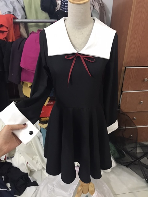 Trang phục hoá trang váy trắng đen