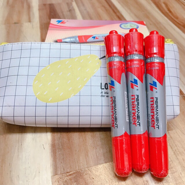 1 bút lông dầu PM09-PM07 mực xanh - đen - đỏ
