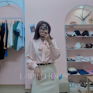 Chân váy xẻ tà kèm đai