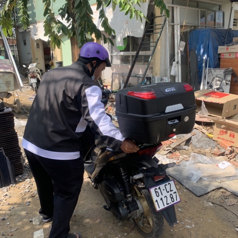 Combo thùng Givi B33N và baga MV cho Vario