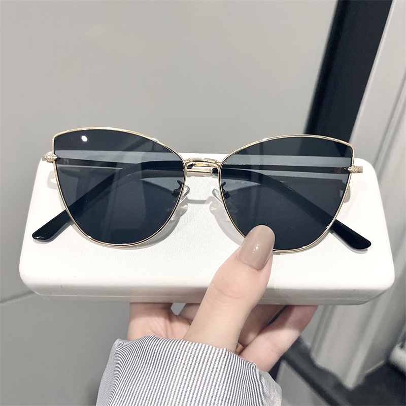 Kính Mát Mắt Mèo Gọng Kim Loại Nhiều Màu Sắc Phong Cách Retro Thời Trang Cho Nữ