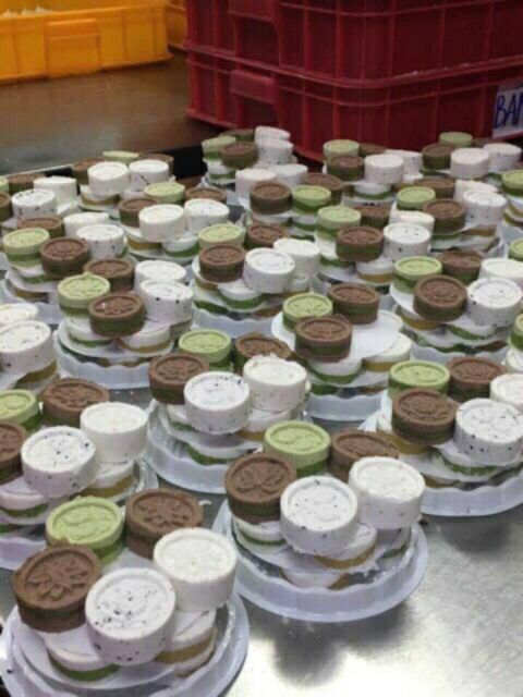 Combo 2 hộp bánh in nhí Công phát