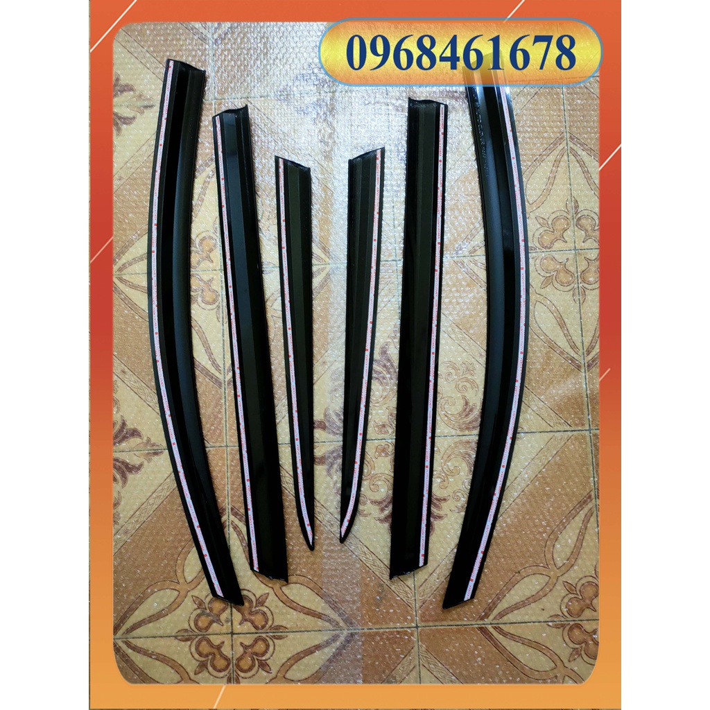 Vè che mưa Innova đời 2006-2015-hàng hàn quốc loại 6 miếng