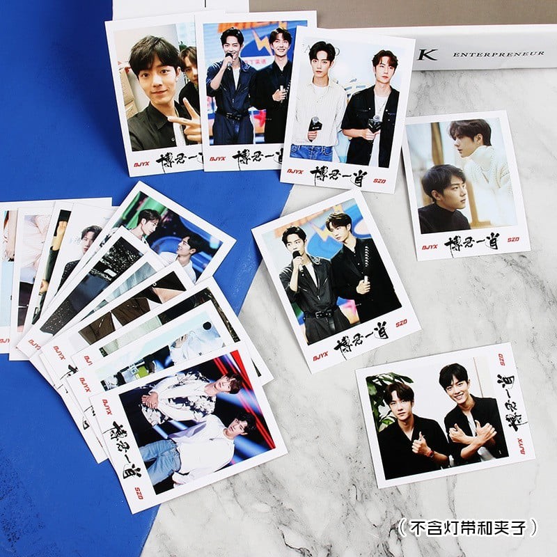 HỘP 40 ẢNH LOMO HÌNH VƯƠNG NHẤT BÁC, TIÊU CHIẾN, THIÊN QUAN TỨ PHÚC - HỘP 40 ẢNH LOMO HÌNH BÁC QUÂN NHẤT TIÊU BJYX