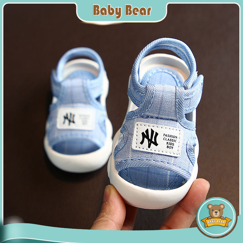 Giày sandal xinh xắn thời trang dành cho em bé