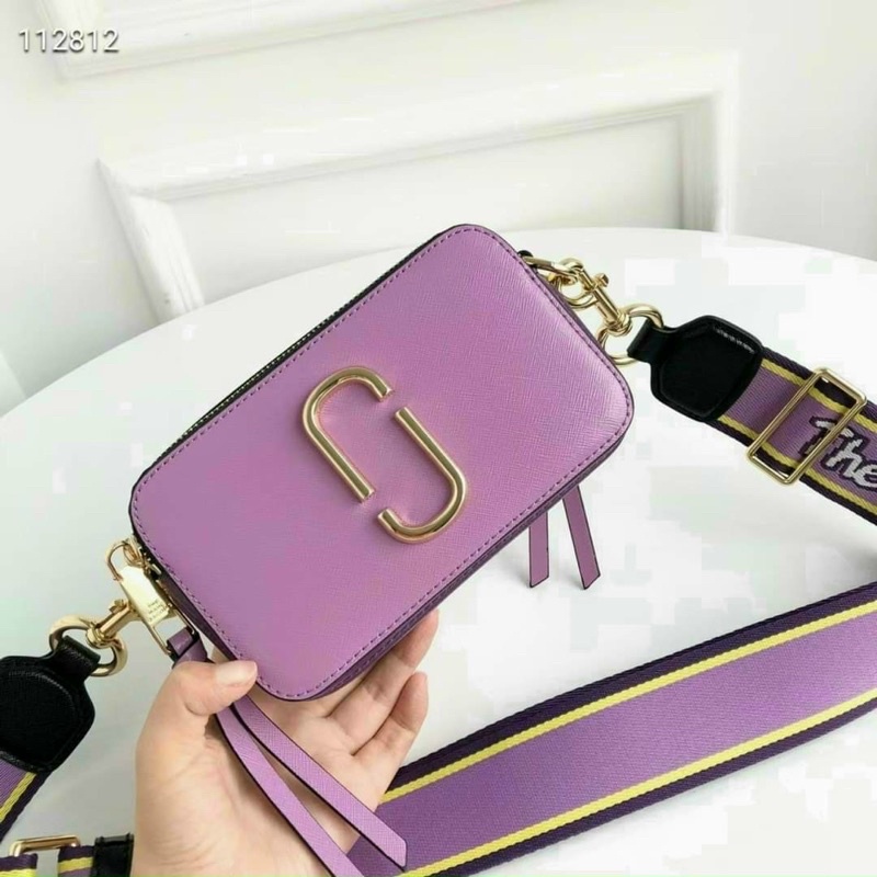 Túi đeo chéo Marc Jacobs full màu tím