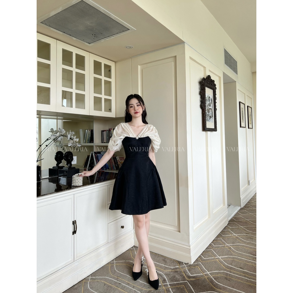 Váy xoè bồng nhún vai ánh nhũ Stella Dress