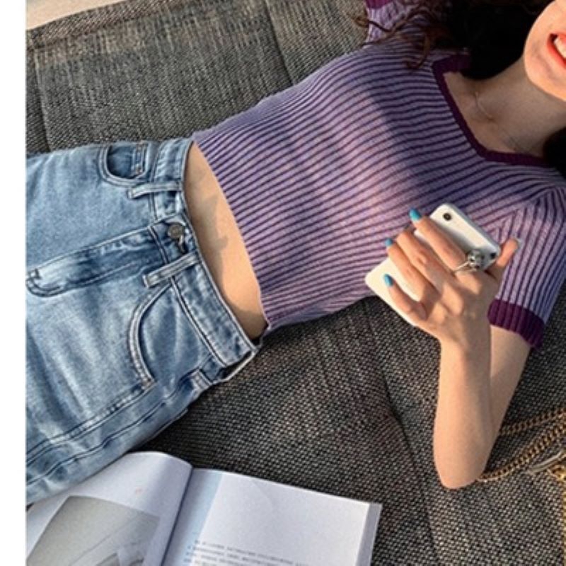 Áo Thun Tay Ngắn Cổ Vuông Dáng Ôm Phong Cách Hàn Quốc