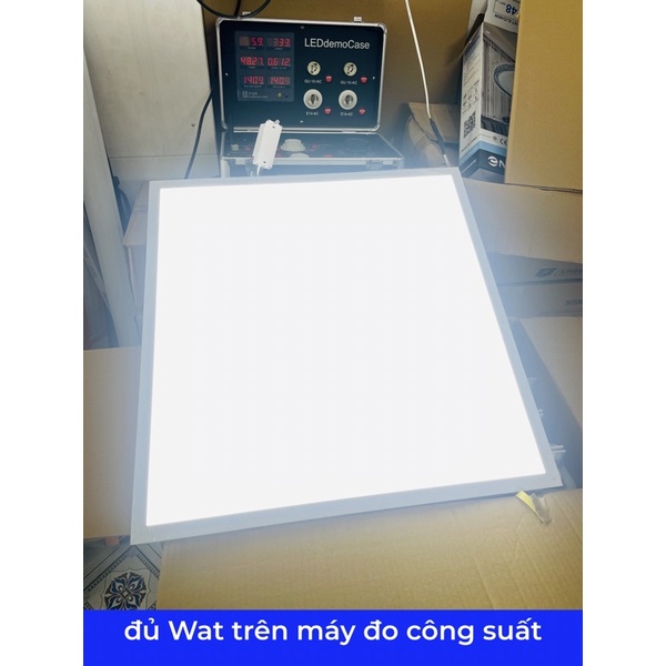 TẠI SÀI GÒN , ĐÈN PANEL 600.600 CÔNG SUẤT 48W VÀ 64W BẢO HÀNH 12 THÁNG