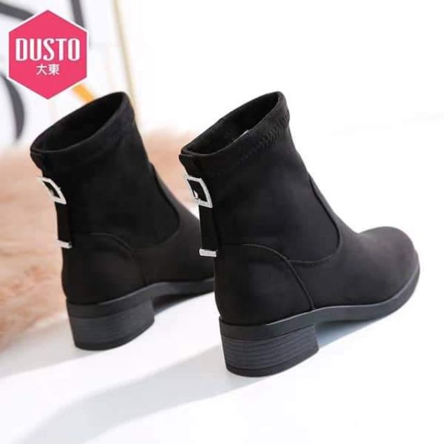 Boot DUSTO