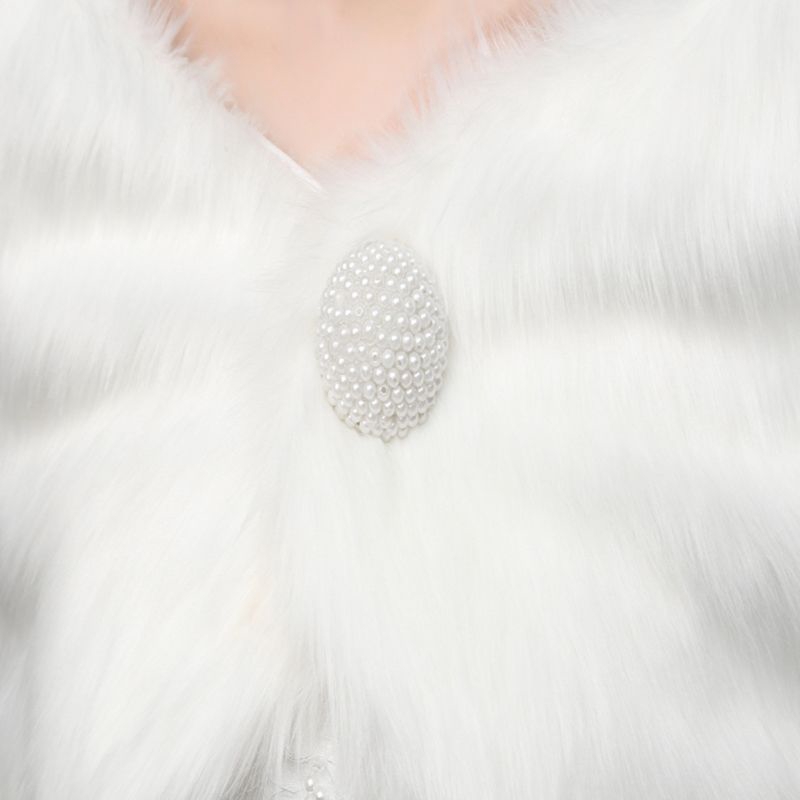 Khăn choàng vai bằng lông cho tiệc cưới