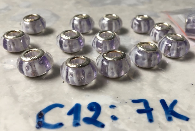 Hạt charm màu