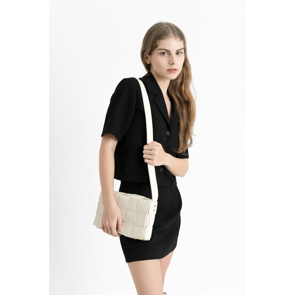 Áo khoác nữ màu đen tay ngắn Croped Short Sleeve Blazer | BigBuy360 - bigbuy360.vn