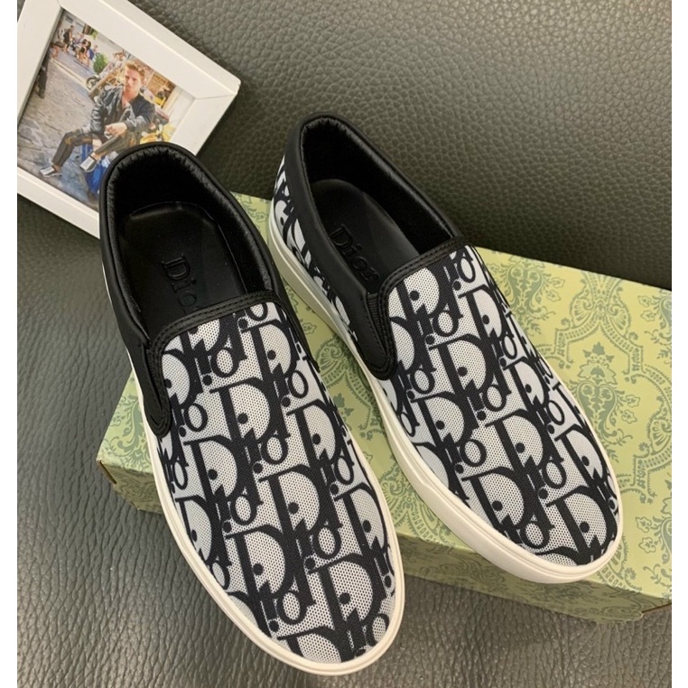 Giầy slip on thời trang nam có hoạ tiết logo, Giầy sục nam đế trắng mũi tròn phong cách trẻ trung btshop từ 38 đến 42