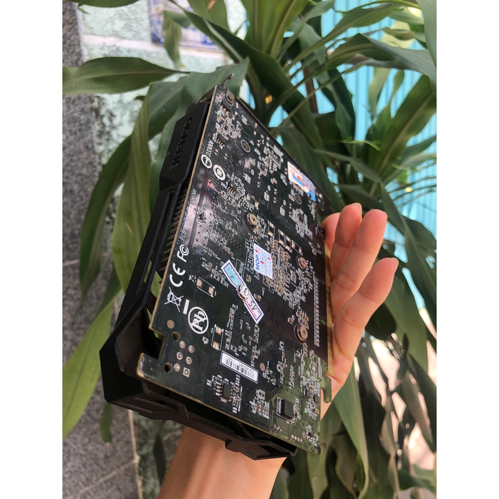 Card màn hình GTX 1050-2G-D5-128bit Gigabyte. Hàng đã qua sử dụng. BH 1 tháng.