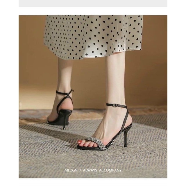 Giày sandal cao gót quai mảnh đá gót nhọn 7p sang sịn dễ đi