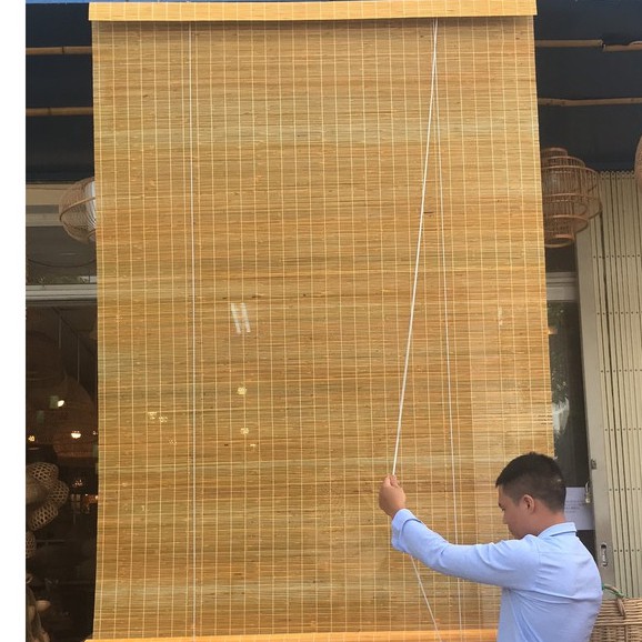 Mành trúc trang trí Sơn vàng che nắng che mưa bao gồm dây kéo ròng rọc
