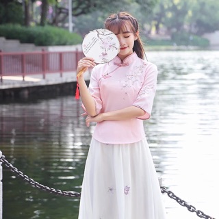 Sườn sám cách tân [ od hán phục cách tân]