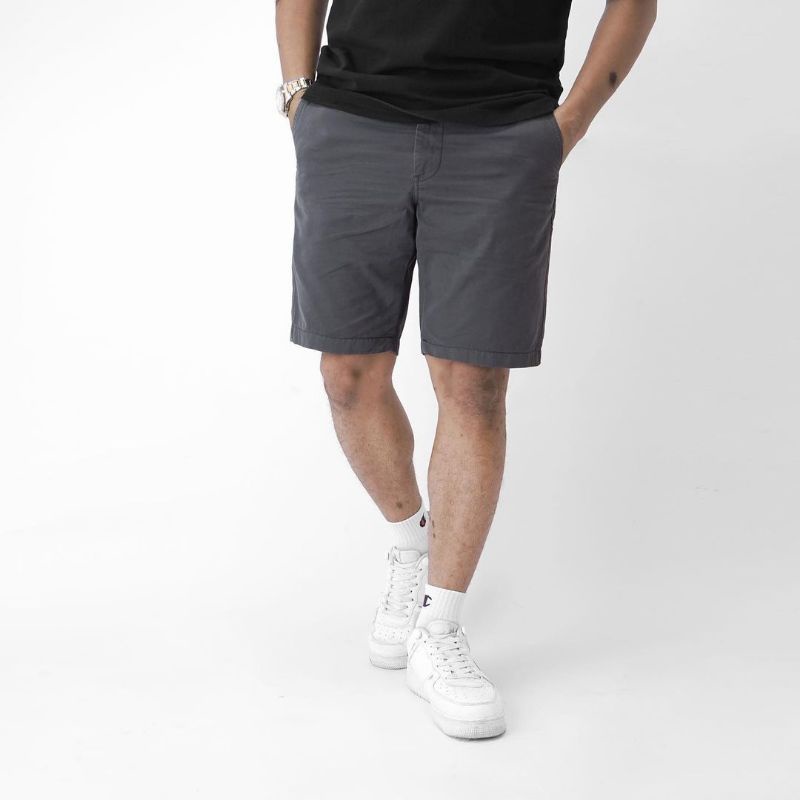 Quần Chino Uniqlo Ngắn Màu Xám Đậm Cho Nam