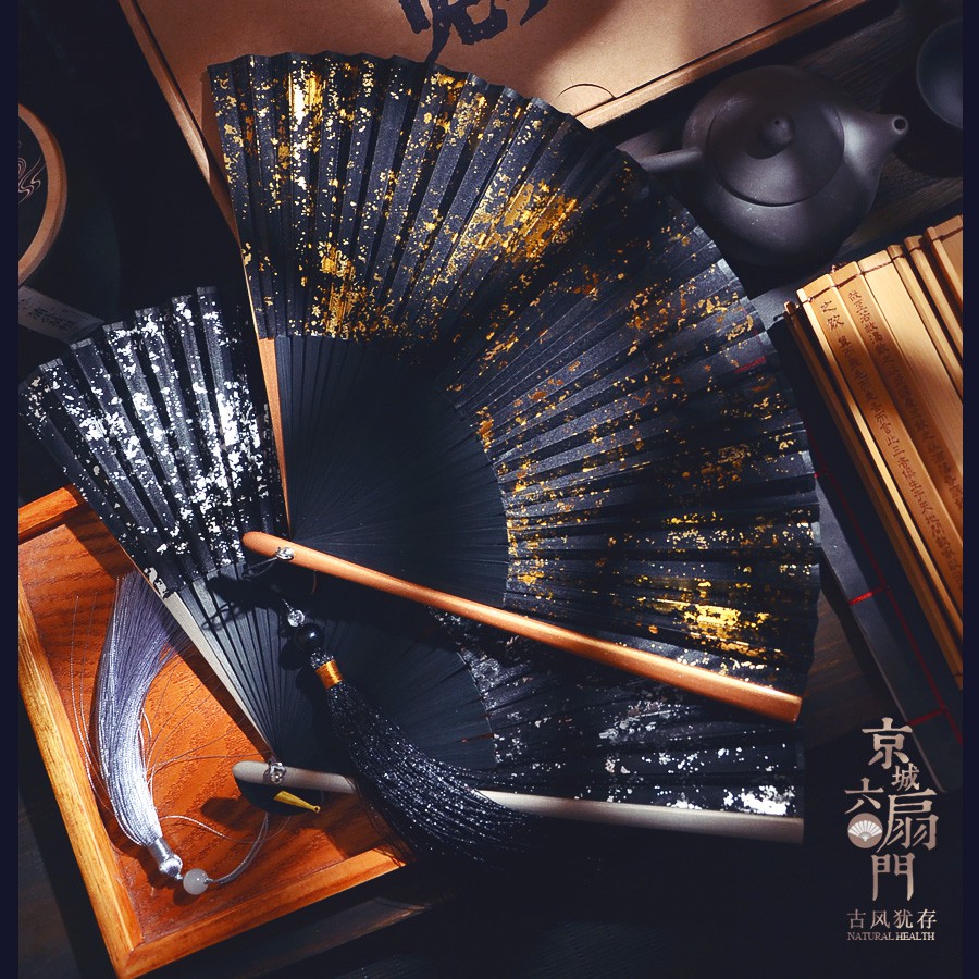 Quạt Xếp Vải Lụa Màu Vàng / Bạc 20cm Kiểu Retro Nhật Bản Dễ Thương Cho Nữ