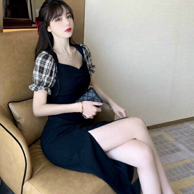 Đầm cổ vuông dáng dài xẻ tà phong cách cổ pháp retro cực xinh