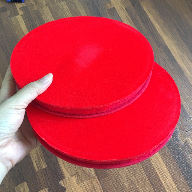 hộp kiềng nhung đỏ