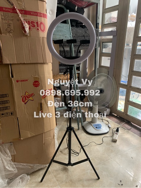 Đèn 36cm live 3 điện thoại có khe sạc điện thoại sau đèn