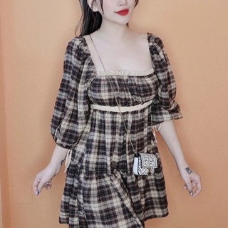 Đầm caro cổ vuông