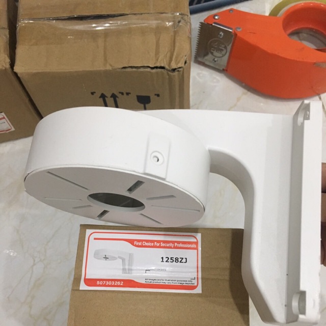 Chân Dome camera