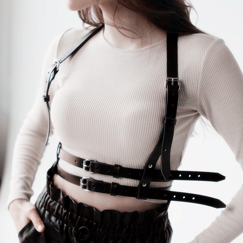 Dây Da Đeo Trước Ngực Quyến Rũ Cho Nữ