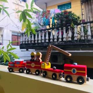 TÀU CỨU HOẢ NAM CHÂM