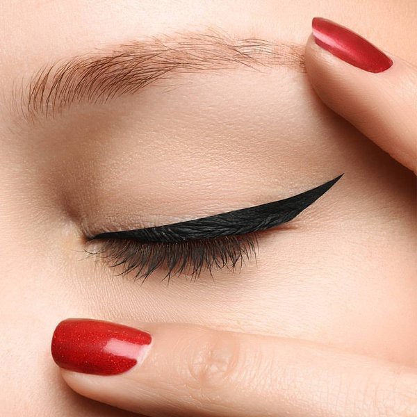 Bút kẻ mắt nước ESQA Waterproof Intense Eyeliner (Black) 10gr