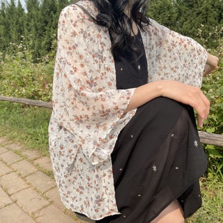 Kimono trắng hoa tím nâu
