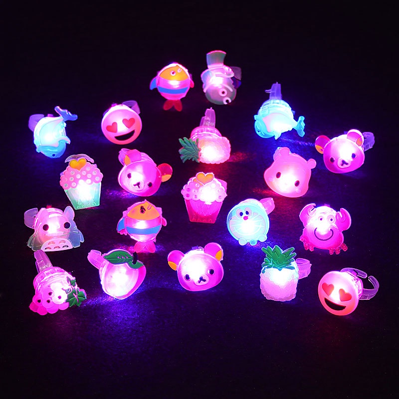 1 Nhẫn Đồ Chơi Có Đèn LED Phát Sáng Họa Tiết Hoạt Hình Cho Bé