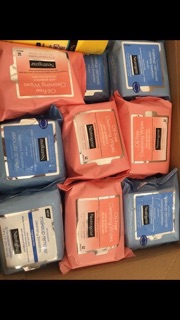 Khăn ướt tẩy trang Neutrogena  Makeup Remove  Cleasing