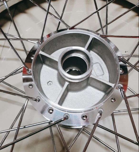 Bánh căm SONIC căm đùm mạ crom full vỏ ruột BLAZETECH như hình gắn như zin niềng UNION 1.4 sau 1.6