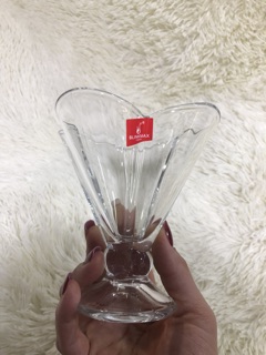 Ly đựng kem thuỷ tinh đẹp.