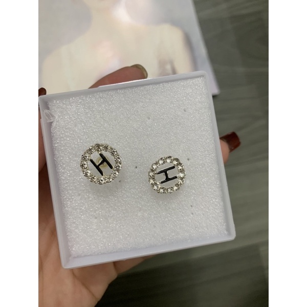 Bông tai chữ H măt tròn đính đá siêu xinh
