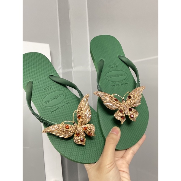 Dép Havaianas kèm charm